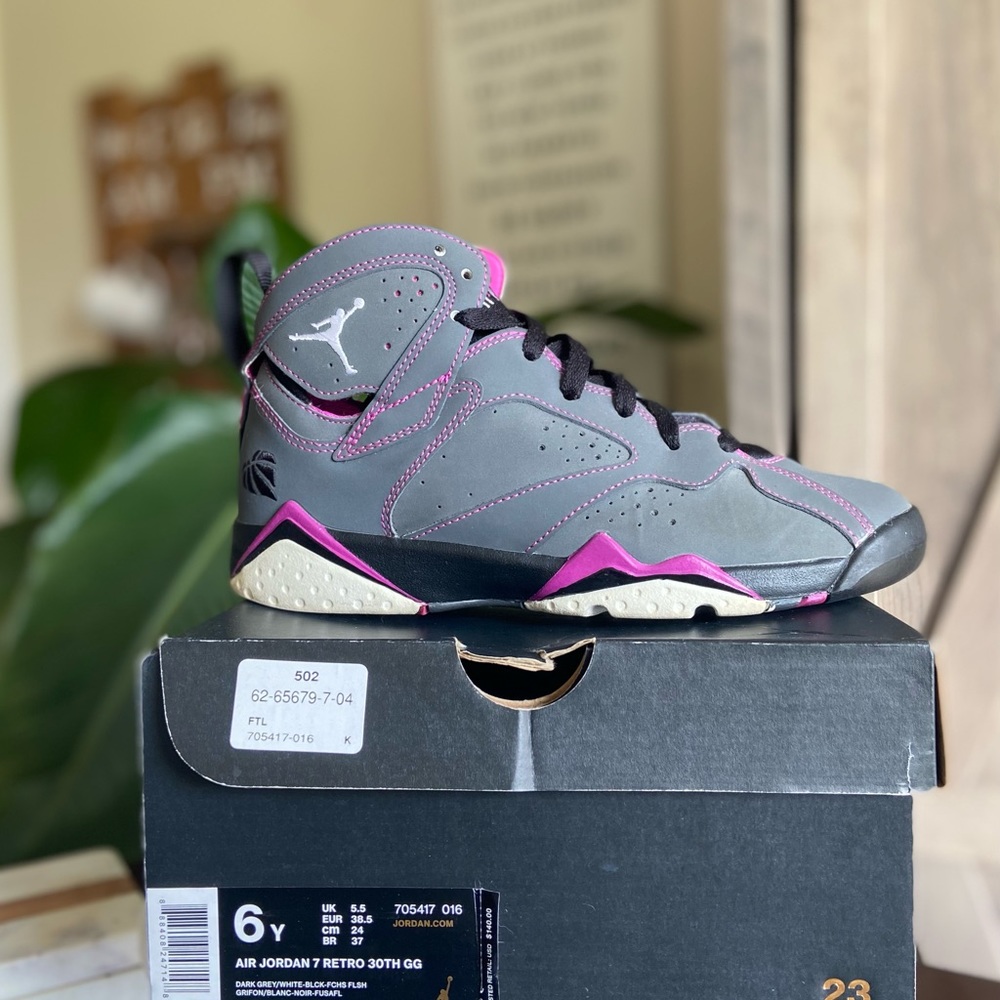 💕Jordan Special Edition Valentine 7 Box 6Y Grey Pink Barbie Retro 30th WMNS 7.5